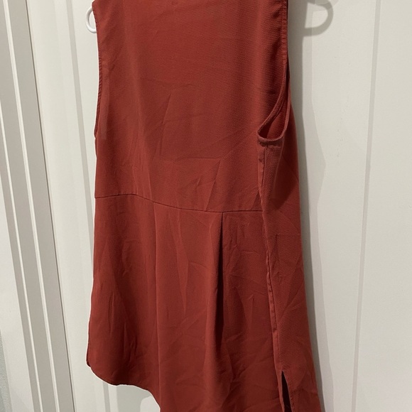 Long Sleeveless Blouse - Picture 3 of 6